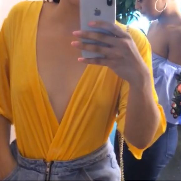 PrettyLittleThing Mustard Wrap Blouse - Picture 1 of 2